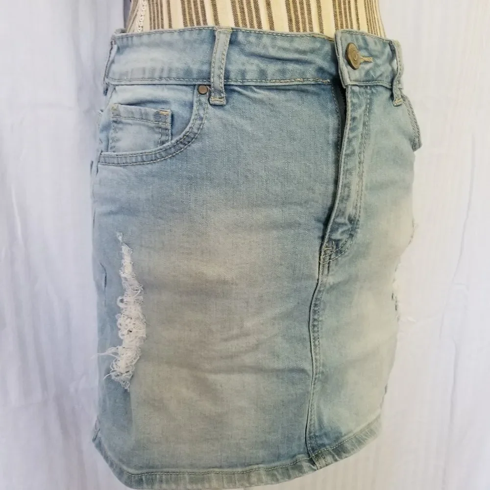 F21 distressed Jean skirt Sz 28